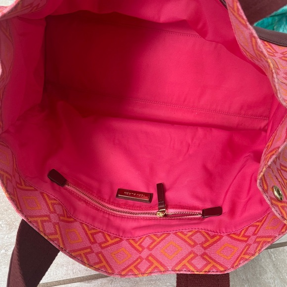 Tory Burch Ella Geometric Printed Tote bag - Picture 12 of 16